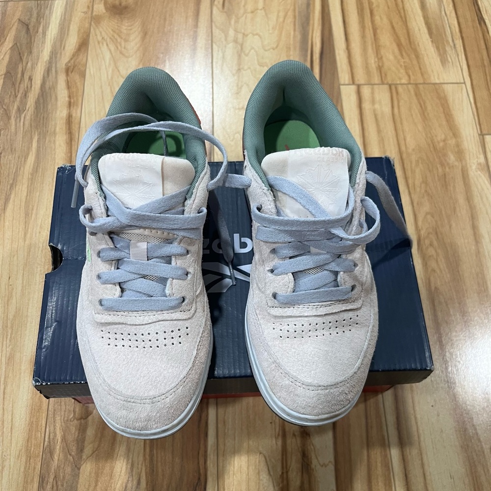 Womens Reeboks